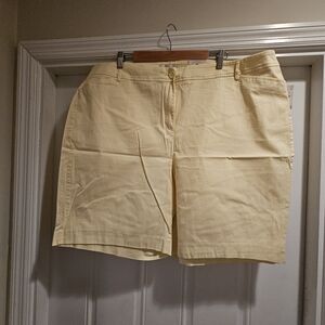 BNWT Talbot's 10.5" Yellow Bermuda Short